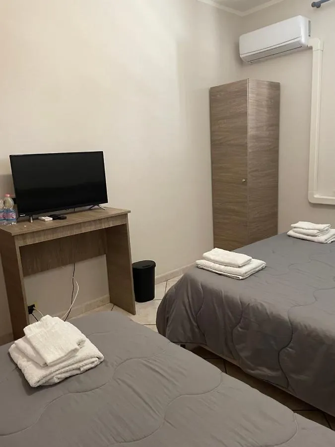 Отель Airport Tourist'S House Катания Гостевой дом